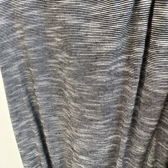 Black/ Greg/white soft tunic top - Picture 3 of 3